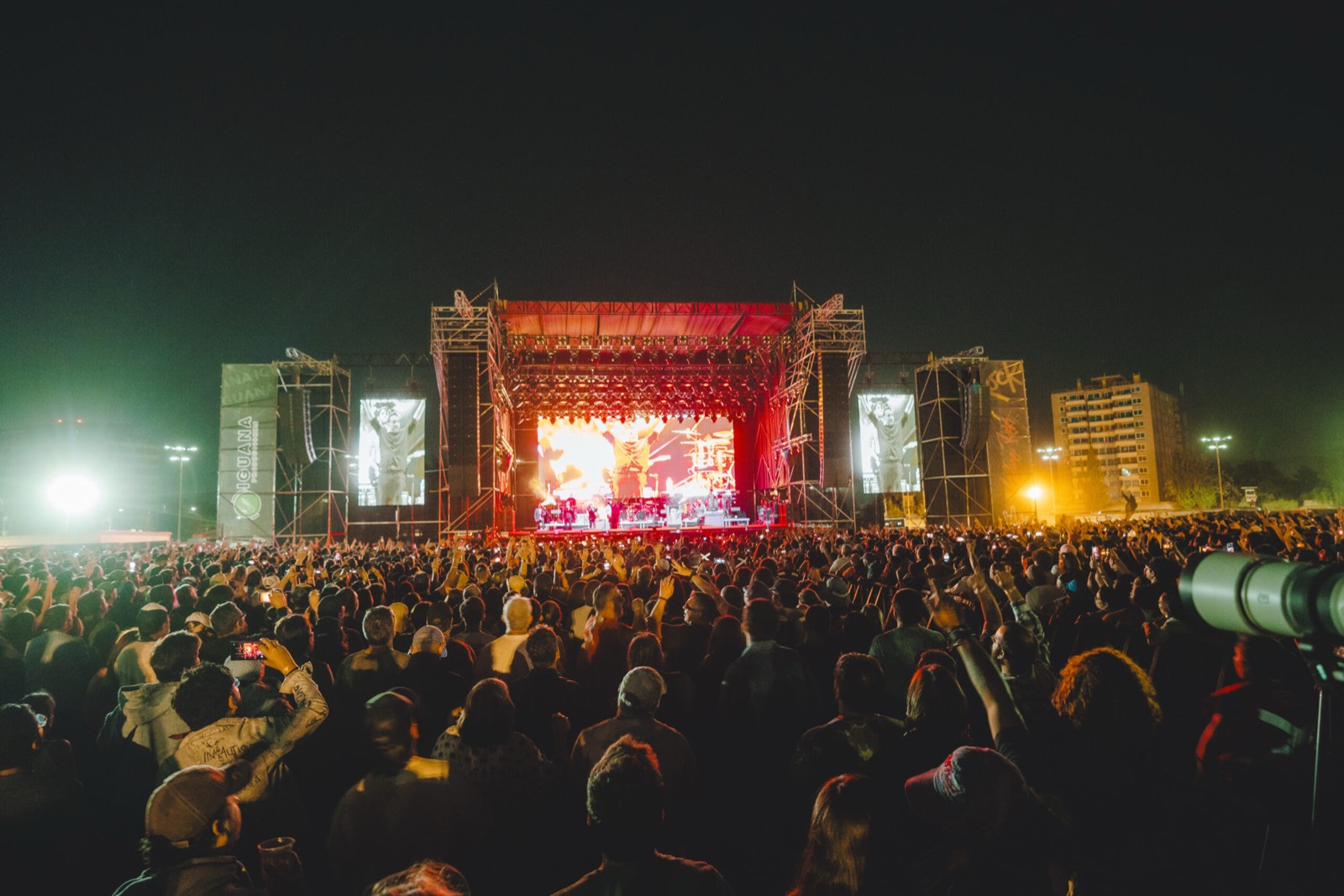 Santiago Rocks 2025 de noche